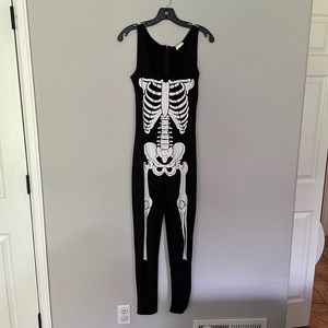 Women’s skeleton costume size medium